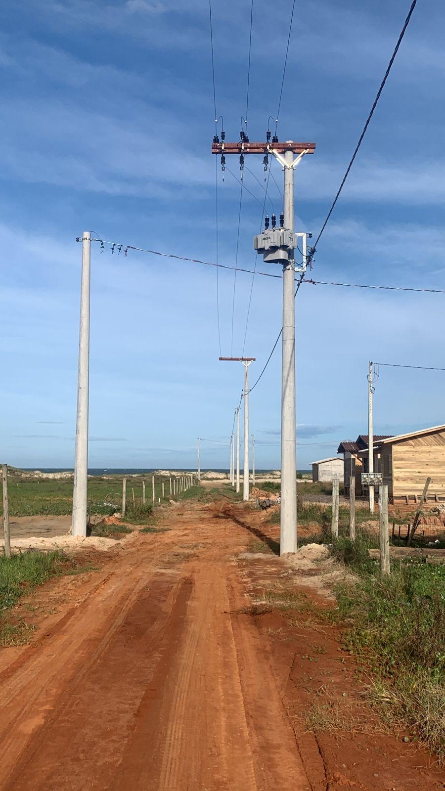 Construção de Rede Trifásica - Praia Pérola - PT